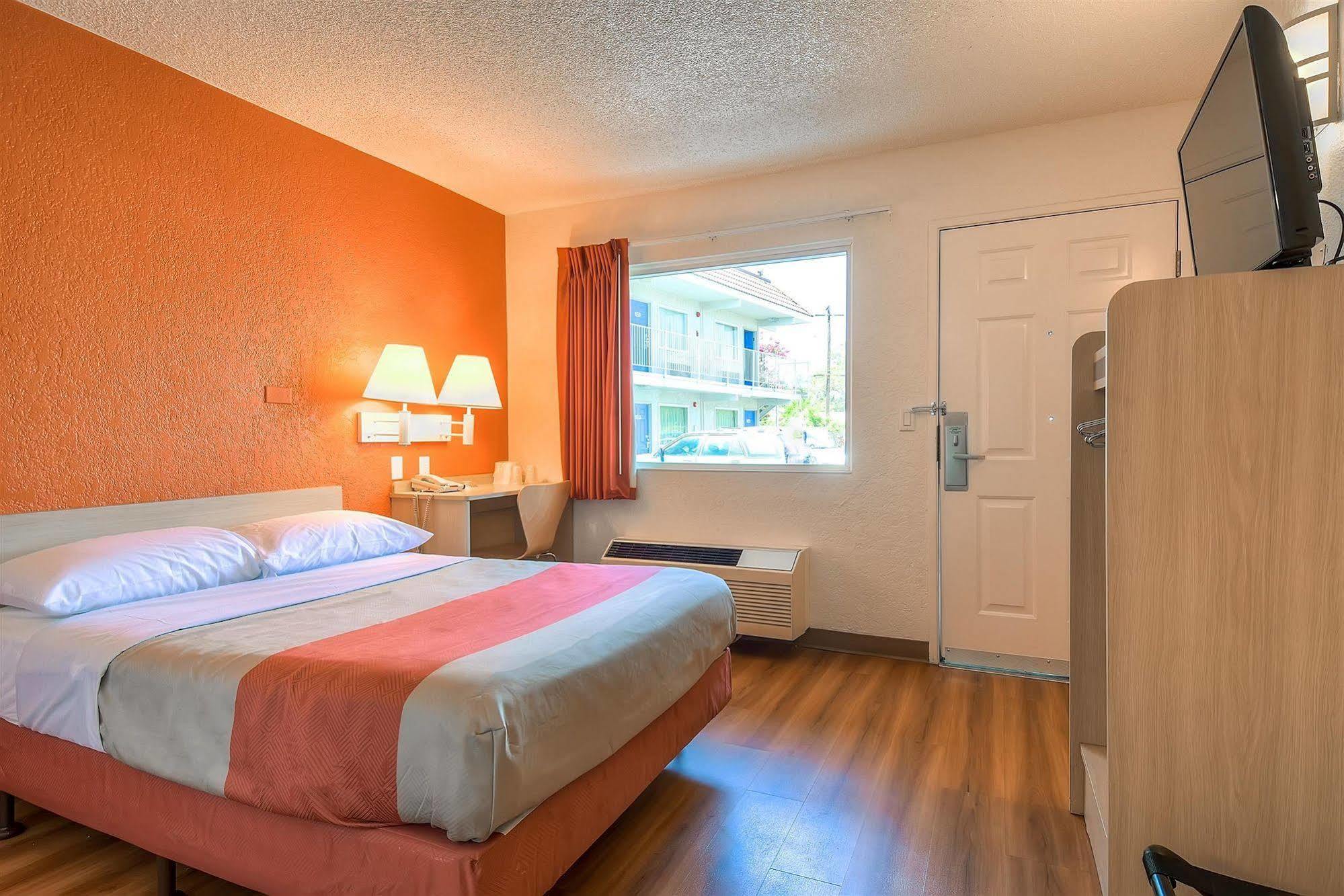Motel 6-Norwalk, Ca - Los Angeles Bagian luar foto
