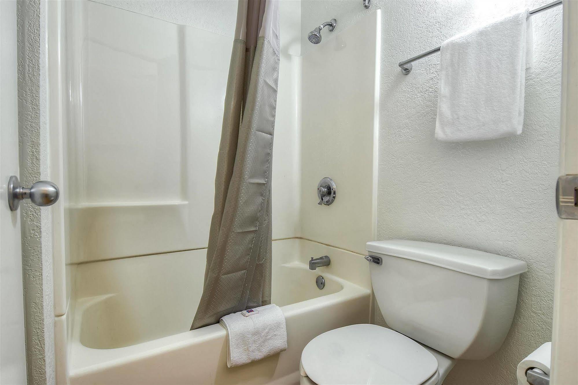 Motel 6-Norwalk, Ca - Los Angeles Bagian luar foto