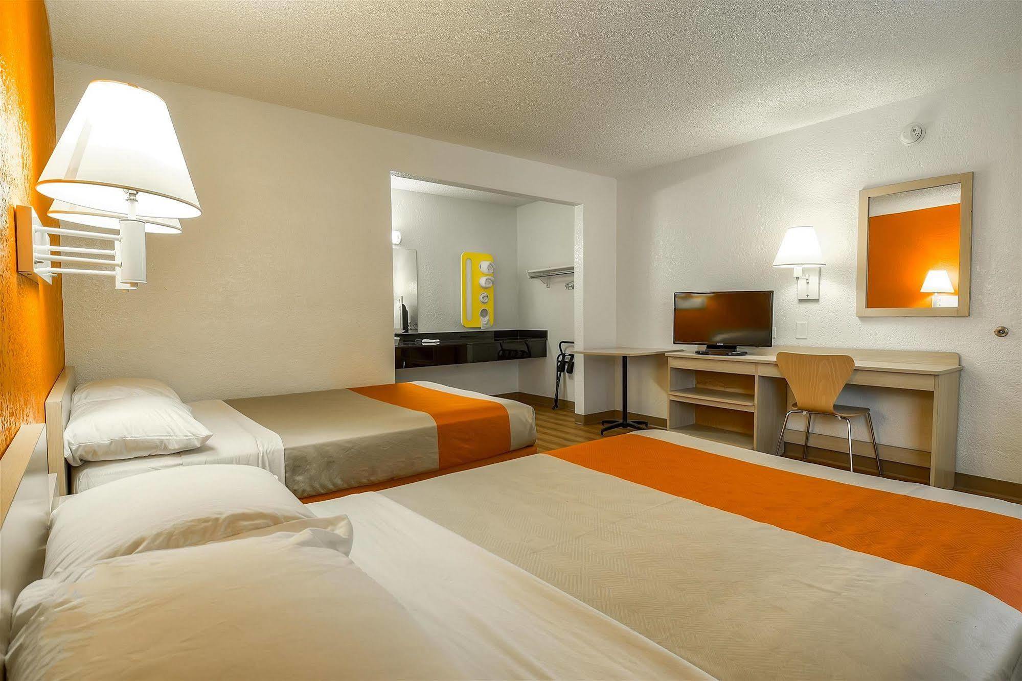 Motel 6-Norwalk, Ca - Los Angeles Bagian luar foto
